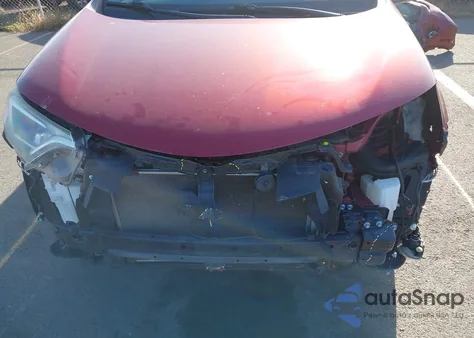 2018 Toyota Rav4 Adventure/Xle z USA, uszkodzony, nr VIN JTMWFREV0JD126287